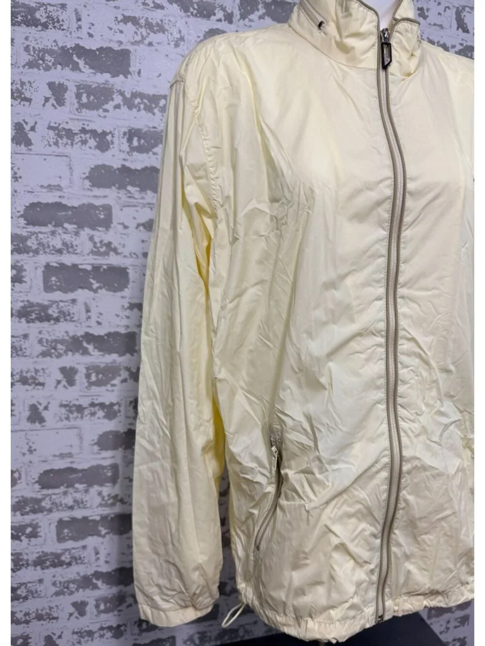Quiksilver yellow Full-Zip Lightweight Windbreaker Jacket - Men's Size M